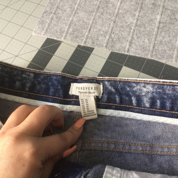 Forever 21 Distress Shorts - Picture 7 of 9